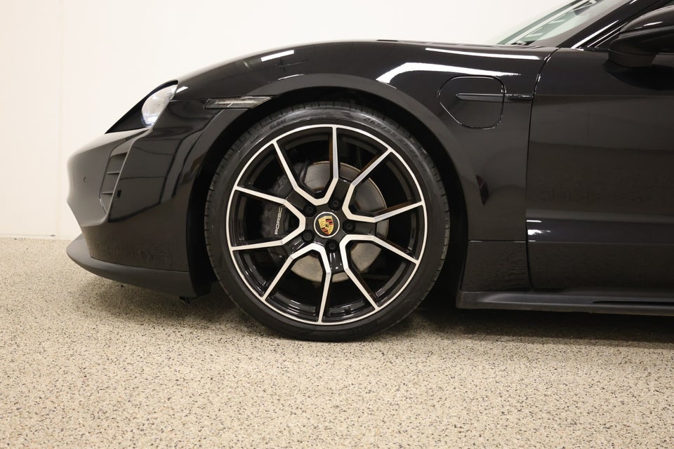 Porsche Taycan Performance+ 4d
