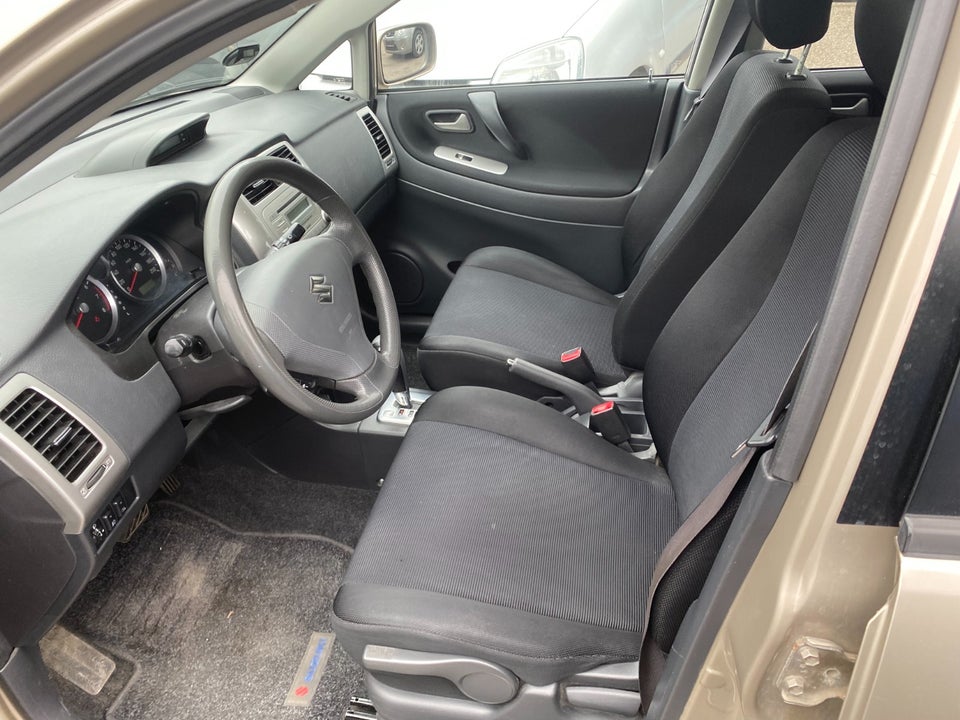 Suzuki Liana 1,6 GL aut. 5d