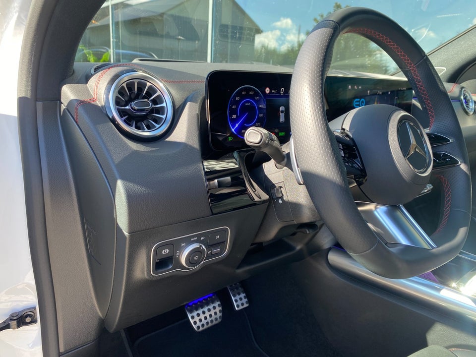 Mercedes EQA300 AMG Line 4Matic 5d