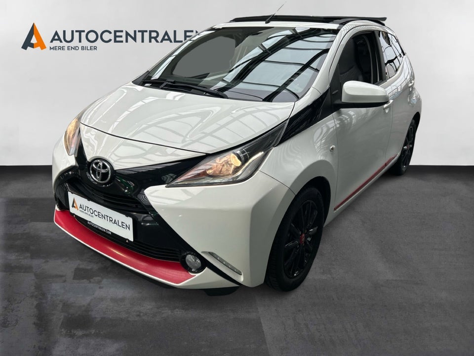 Toyota Aygo 1,0 VVT-i x-wave Sky 5d