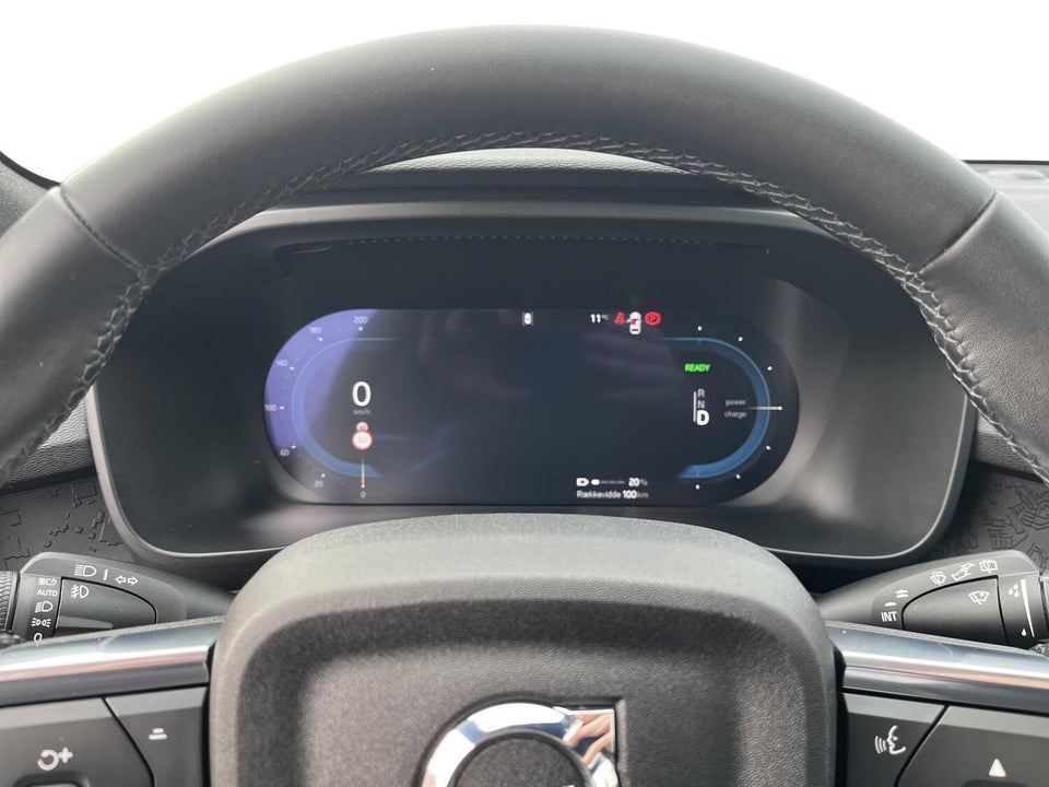 Volvo EX40 Extended Range Plus 5d