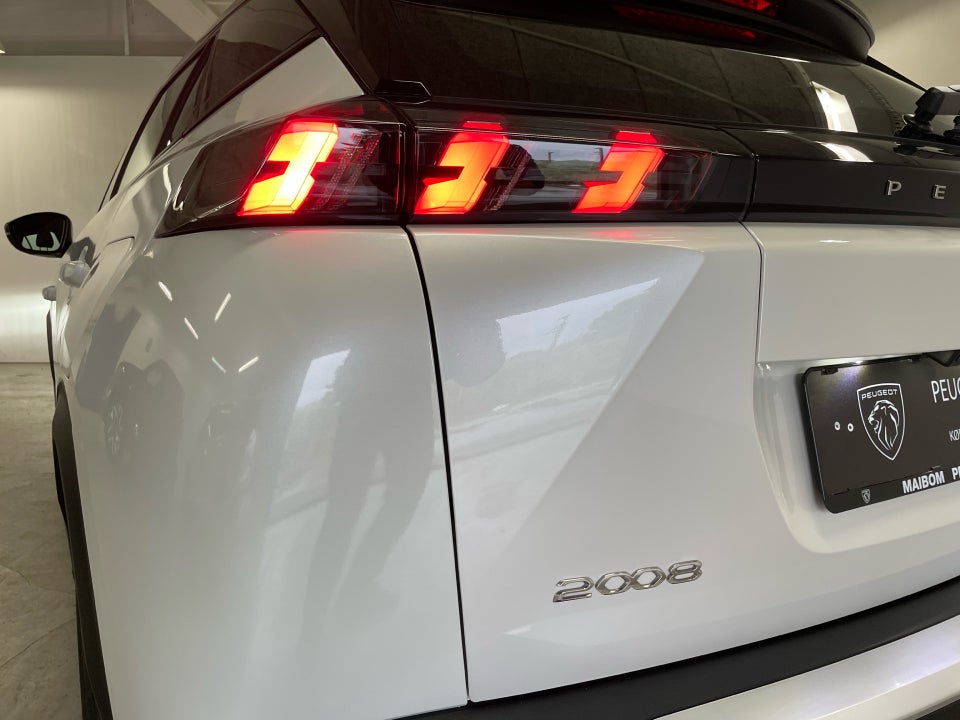 Peugeot 2008 1,2 PureTech 130 Vision Pack EAT8 5d