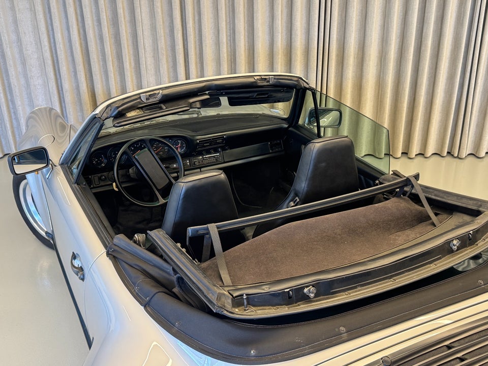 Porsche 911 3,2 Carrera Cabriolet 2d