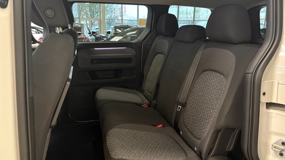 VW ID.Buzz 77 Pro SWB 5d