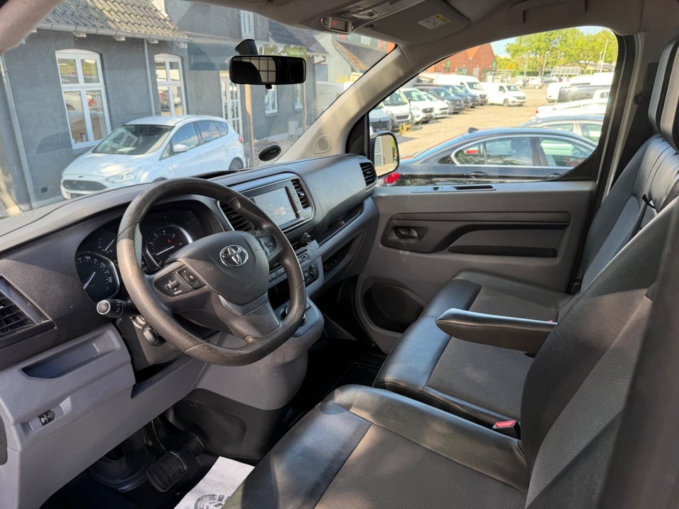 Toyota ProAce 2,0 D 180 Medium Comfort aut. 6d