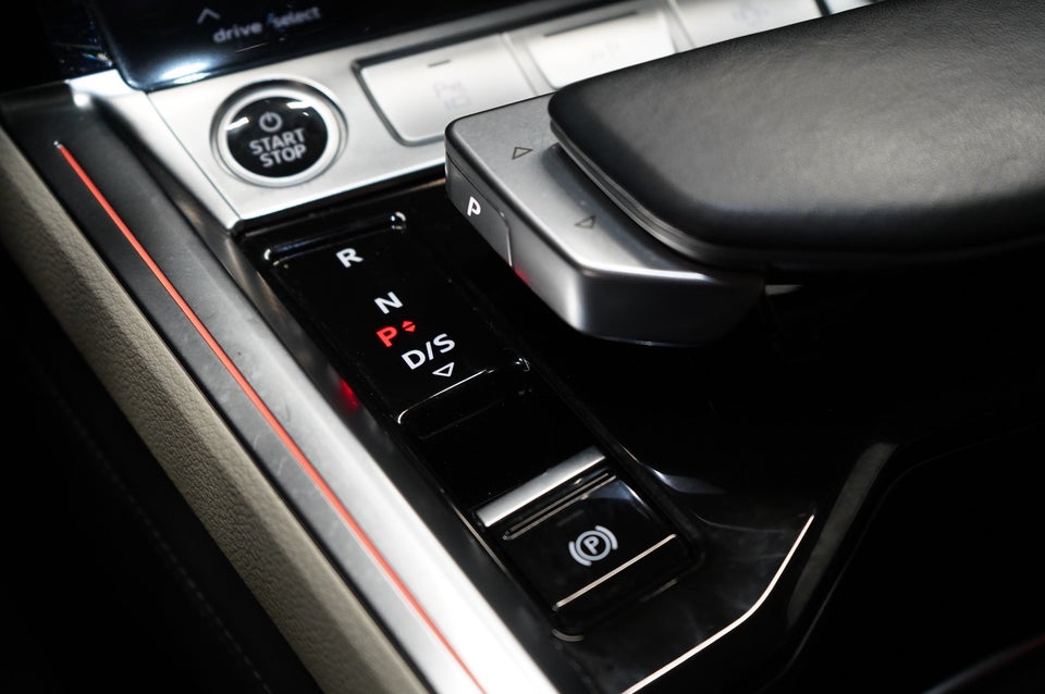 Audi Q8 e-tron 55 Prestige quattro 5d