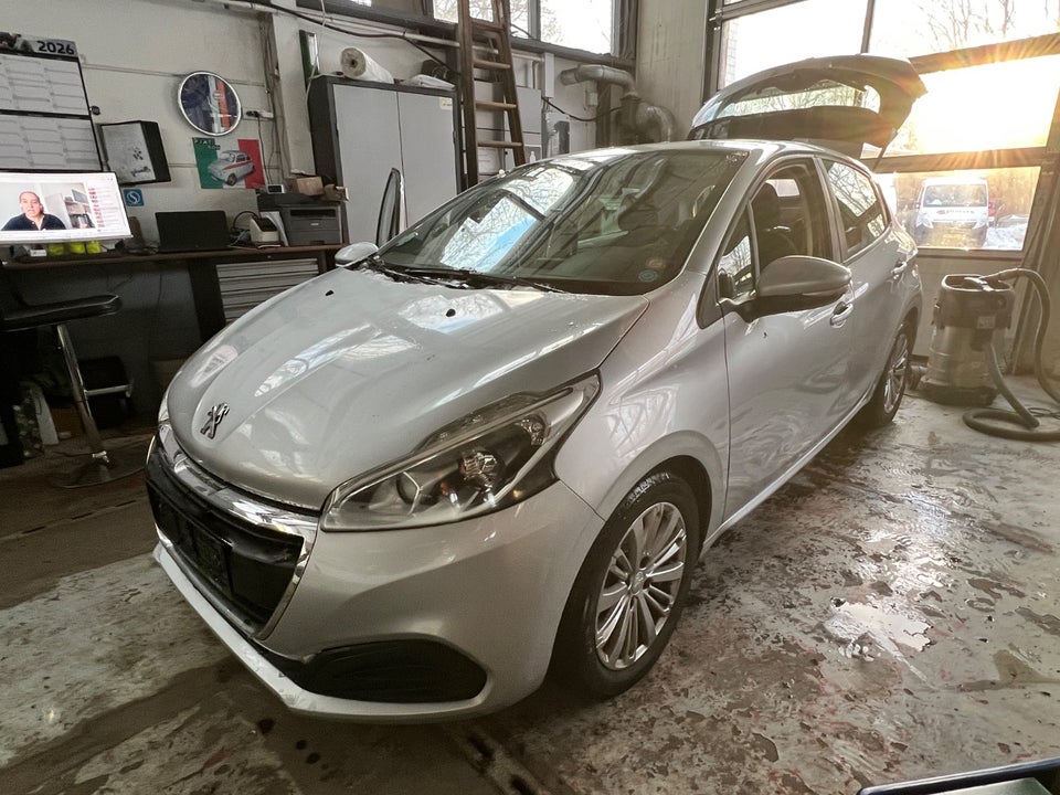 Peugeot 208 1,6 BlueHDi 100 Active 5d