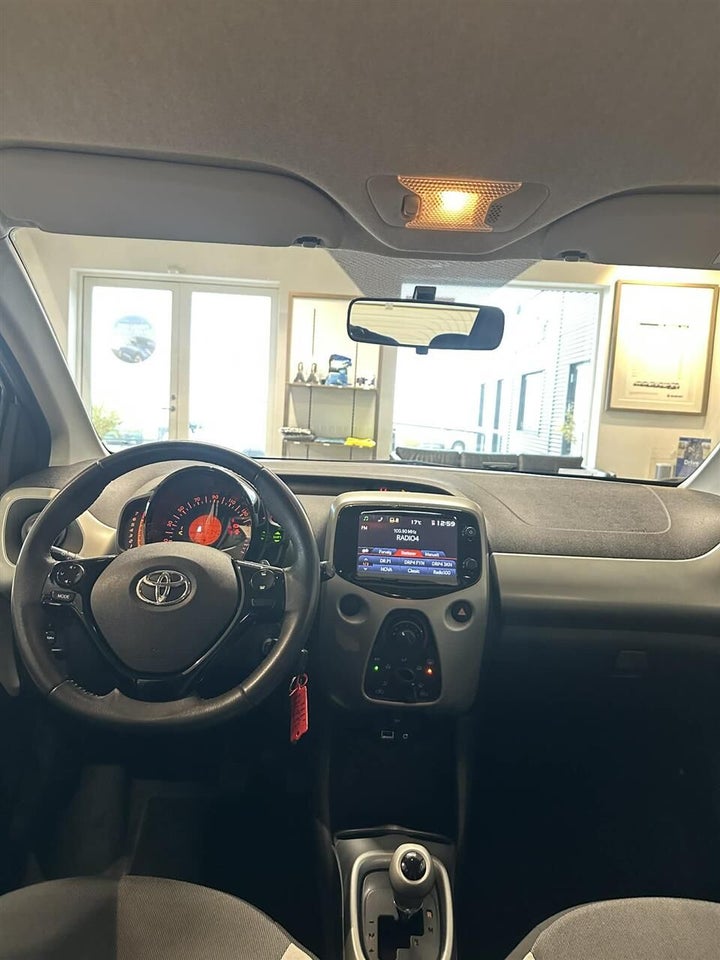Toyota Aygo 1,0 VVT-i x-press x-shift 5d
