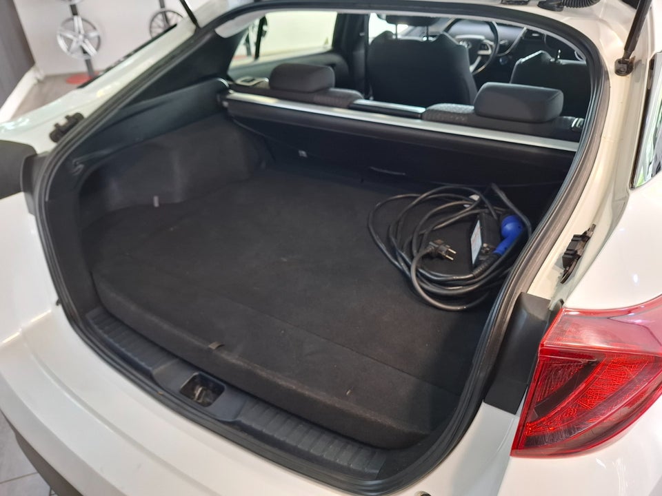 Toyota Prius 1,8 Plug-in Hybrid H3 MDS 5d