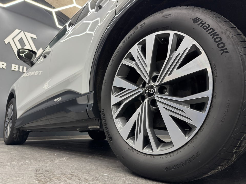 Audi Q4 e-tron 40 Advanced 5d