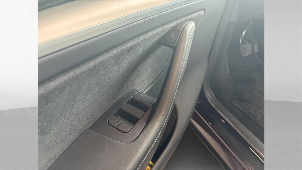 Tesla Model Y RWD 5d