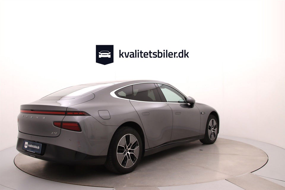 Xpeng P7 Long Range 4d