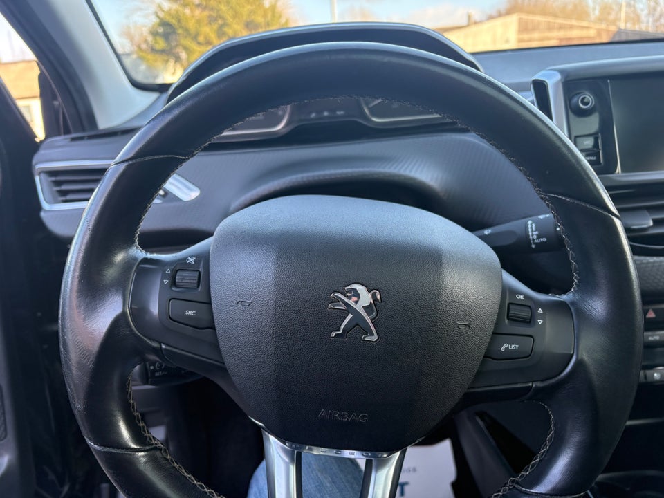 Peugeot 2008 1,6 BlueHDi 100 Allure 5d