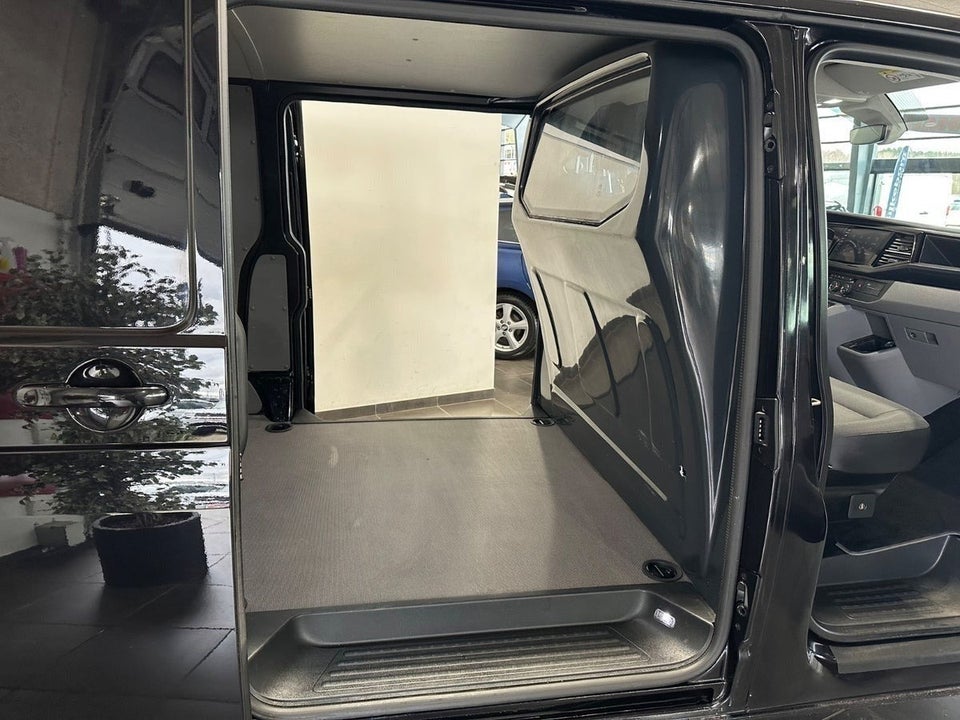 VW Transporter 2,0 TDi 204 Kassevogn DSG lang