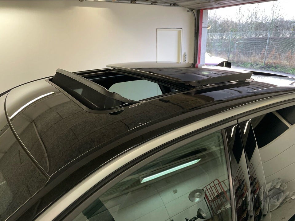 Peugeot e-3008 77 GT Pack 5d