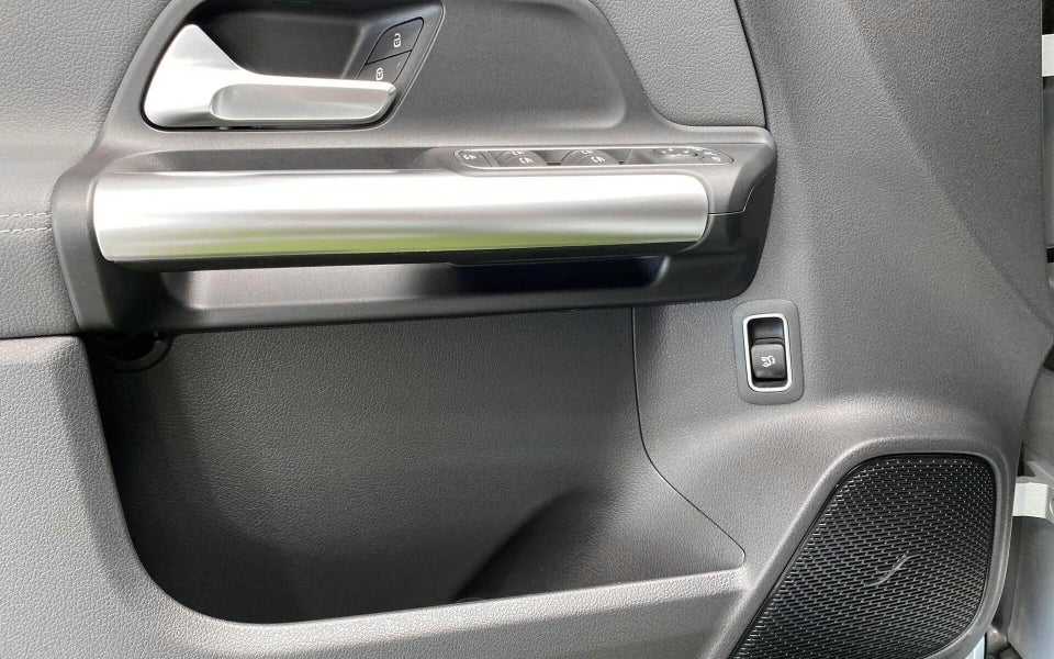 Mercedes EQA350 4Matic 5d