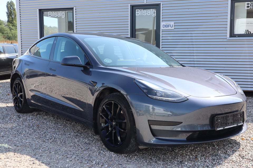 Tesla Model 3 RWD 4d