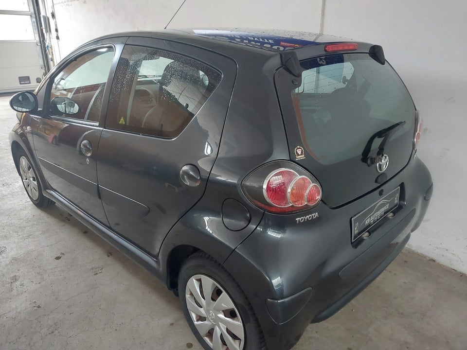 Toyota Aygo 1,0 VVT-i T1 5d