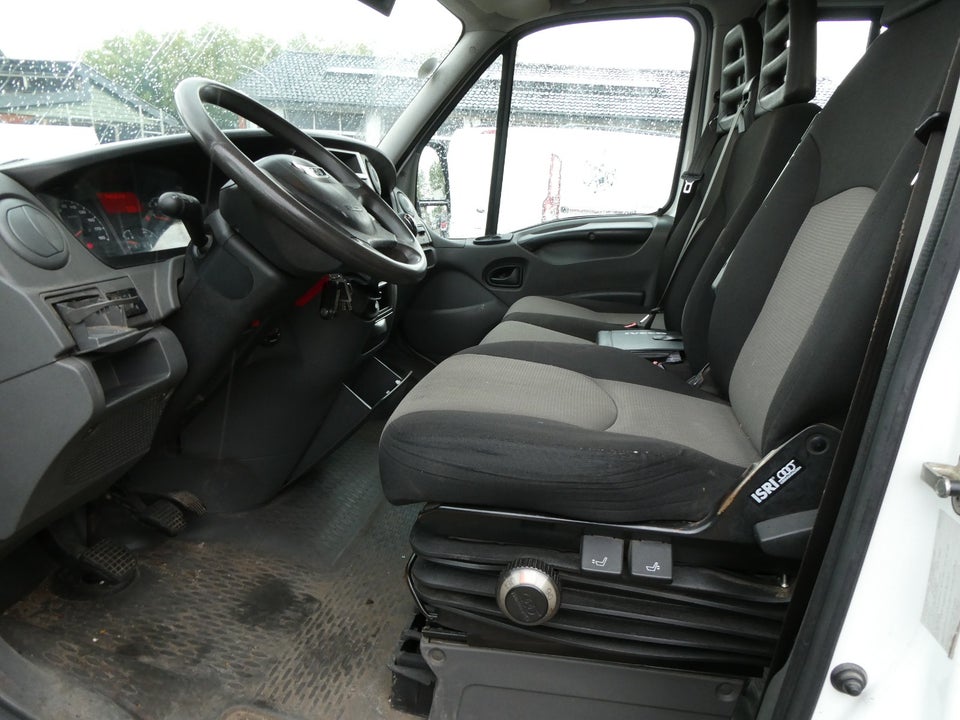 Iveco Daily 3,0 35C17 Mandskabsvogn m/lad 4d