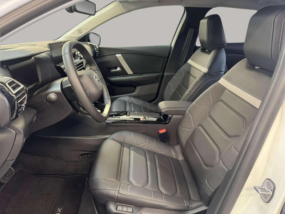 Citroën ë-C4 X 50 Shine 4d