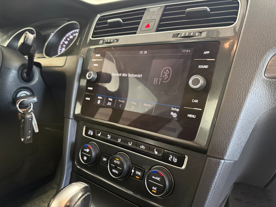 VW Golf VII 1,5 TSi 130 Comfortline Connect DSG 5d