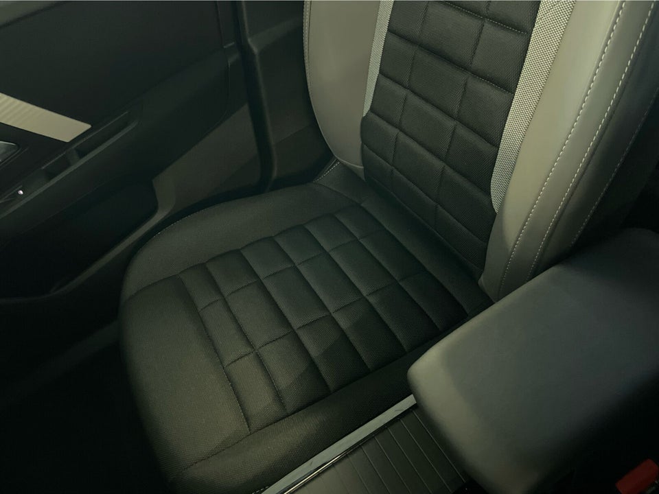 Citroën ë-C4 X 50 Plus 4d