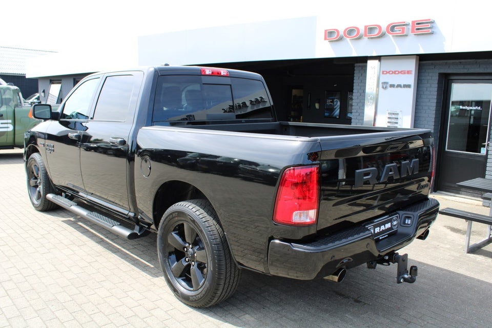 Dodge RAM 1500 5,7 V8 Hemi SLT Classic Black aut. 4d