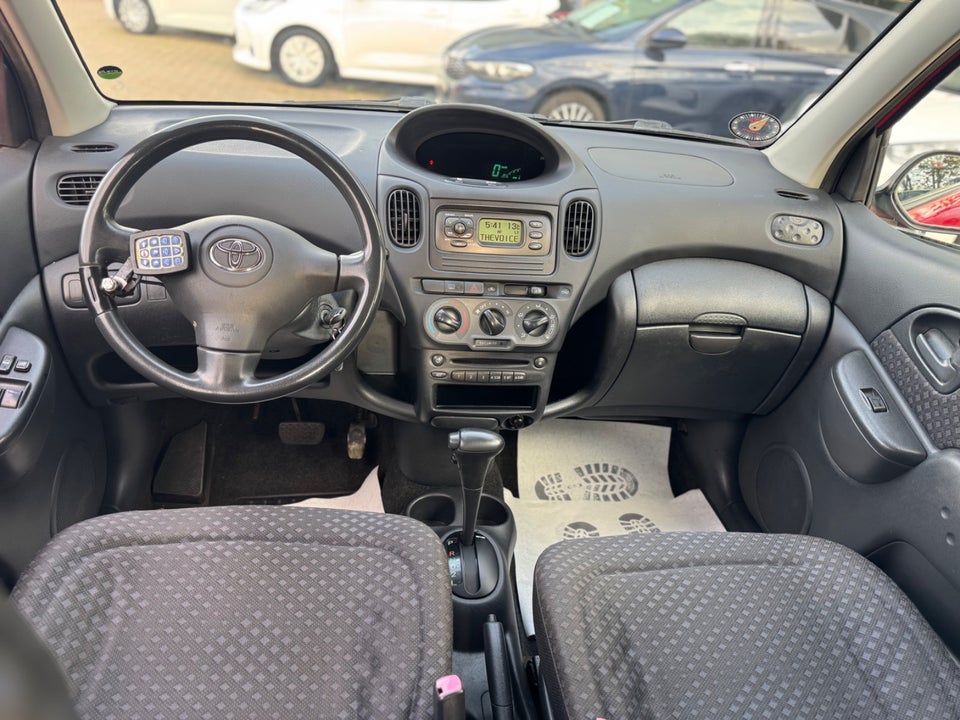 Toyota Yaris Verso 1,3 VVT-i Sol aut. 5d