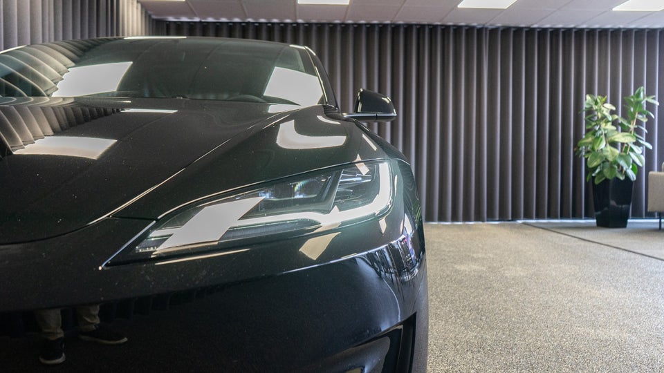 Tesla Model 3 Performance AWD 4d