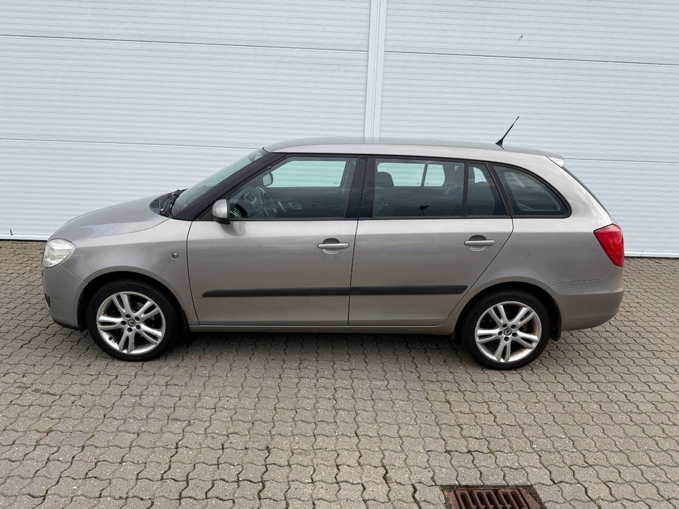 Skoda Fabia 1,4 16V Ambiente Combi 5d
