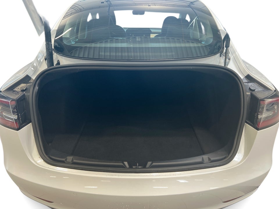 Tesla Model 3 RWD 4d