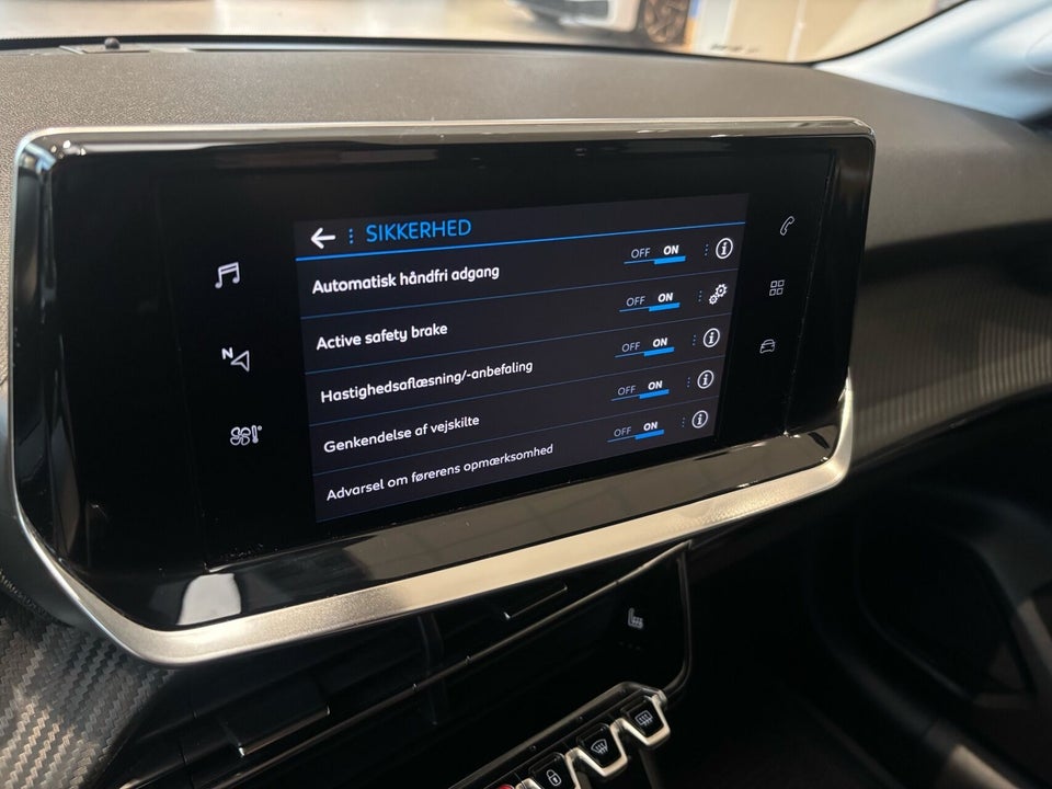 Peugeot 208 1,2 PureTech 100 Allure 5d