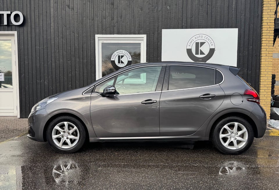 Peugeot 208 1,2 PureTech 82 Allure Sky 5d