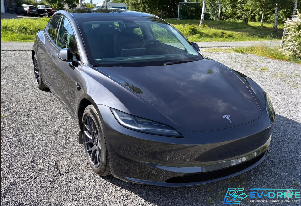 Tesla Model 3 RWD 4d
