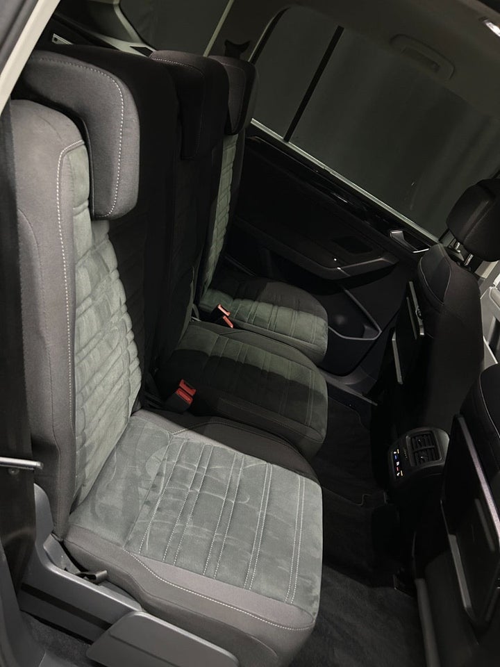 VW Touran 2,0 TDi 190 R-line DSG 5d