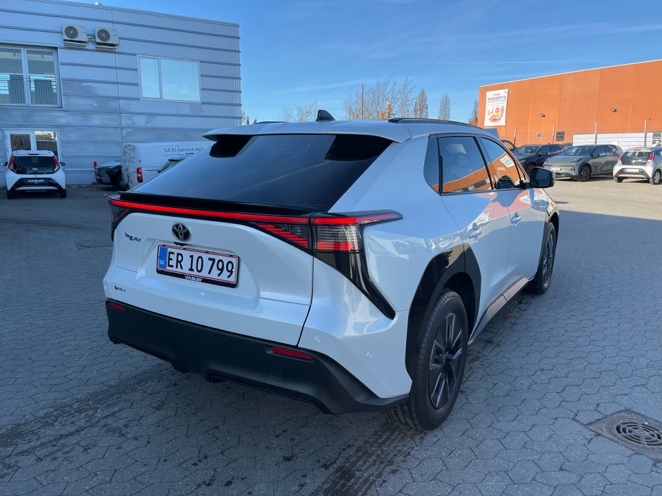 Toyota bZ4X 73 Executive 5d