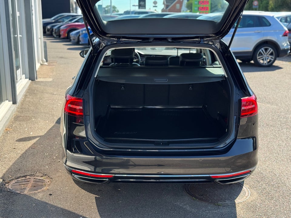 VW Passat 2,0 TSi 280 Highline Variant DSG 4Motion 5d