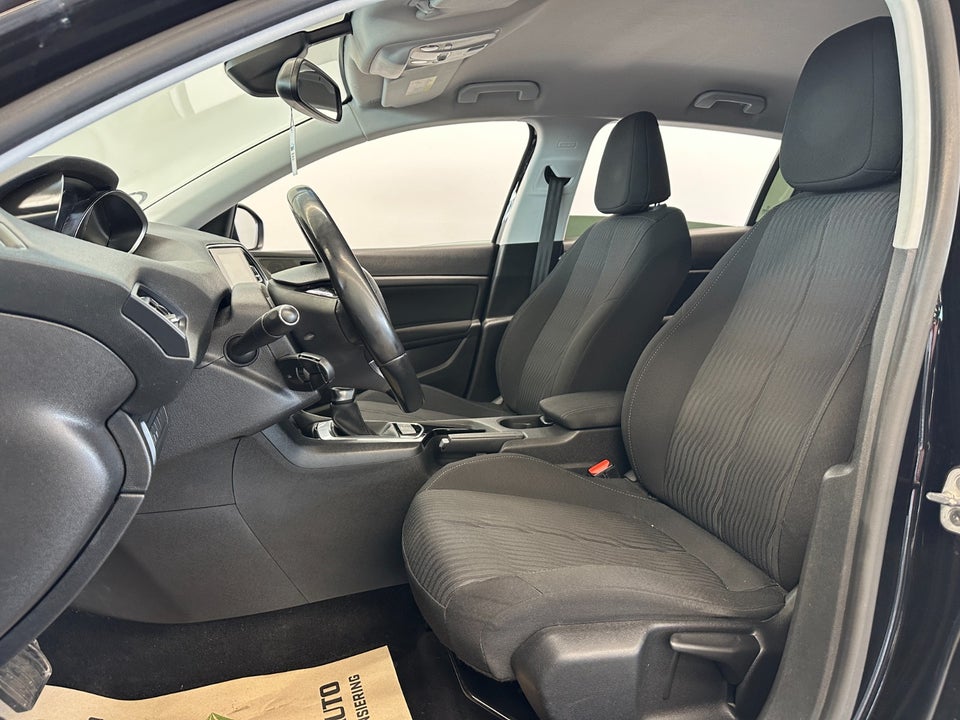 Peugeot 308 1,2 e-THP 130 Active EAT6 5d