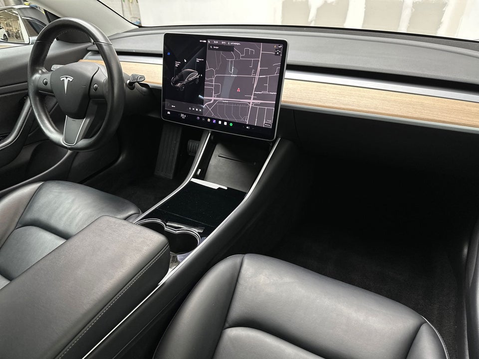 Tesla Model 3 Standard Range+ RWD 4d