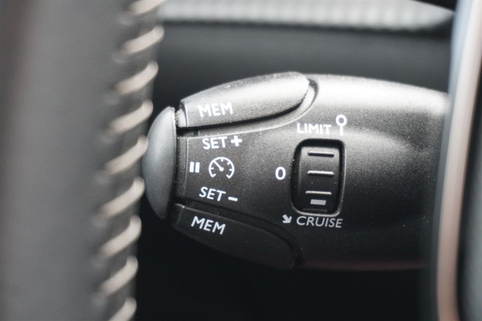 Peugeot 208 1,2 PureTech 100 Evolution 5d