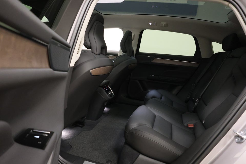 Volvo ES90 Extended Range Plus 4d
