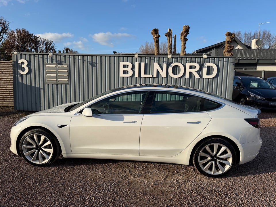 Tesla Model 3 Long Range AWD 4d