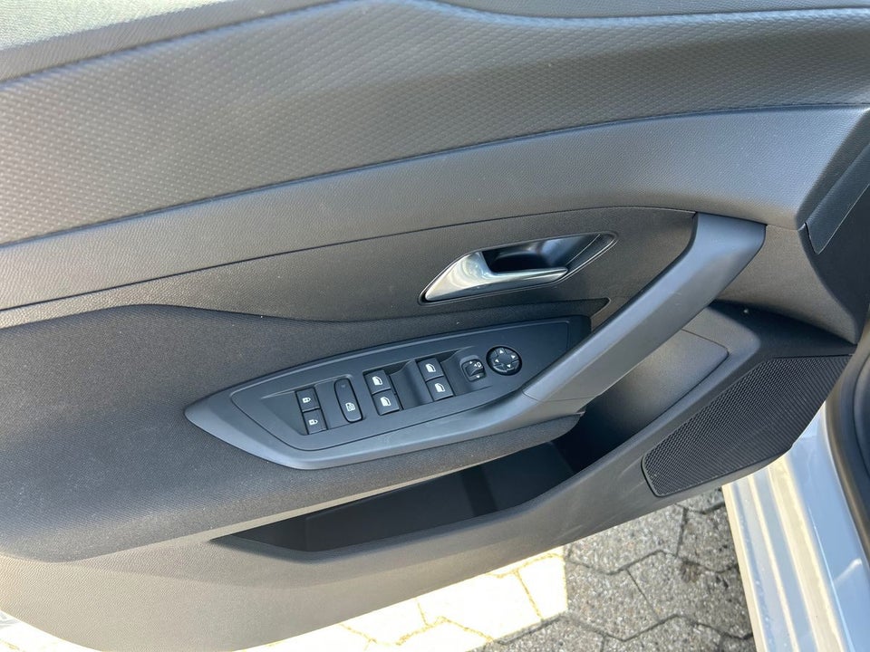 Peugeot e-308 54 Style SW 5d