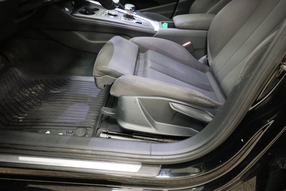 Audi A4 2,0 TDi 190 Avant S-tr. 5d