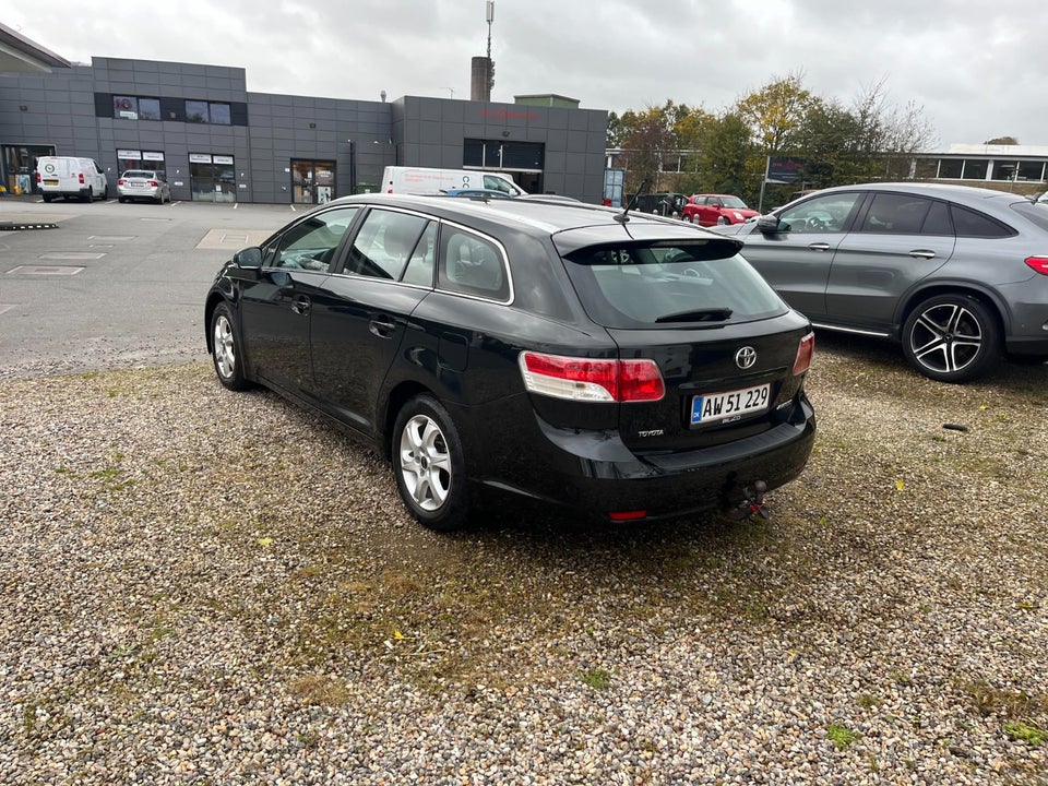 Toyota Avensis 2,0 D-4D T2 stc. 5d