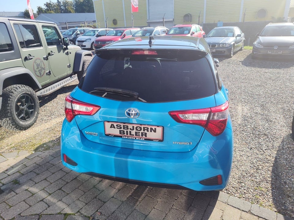 Toyota Yaris 1,5 Hybrid H3 Limited e-CVT 5d