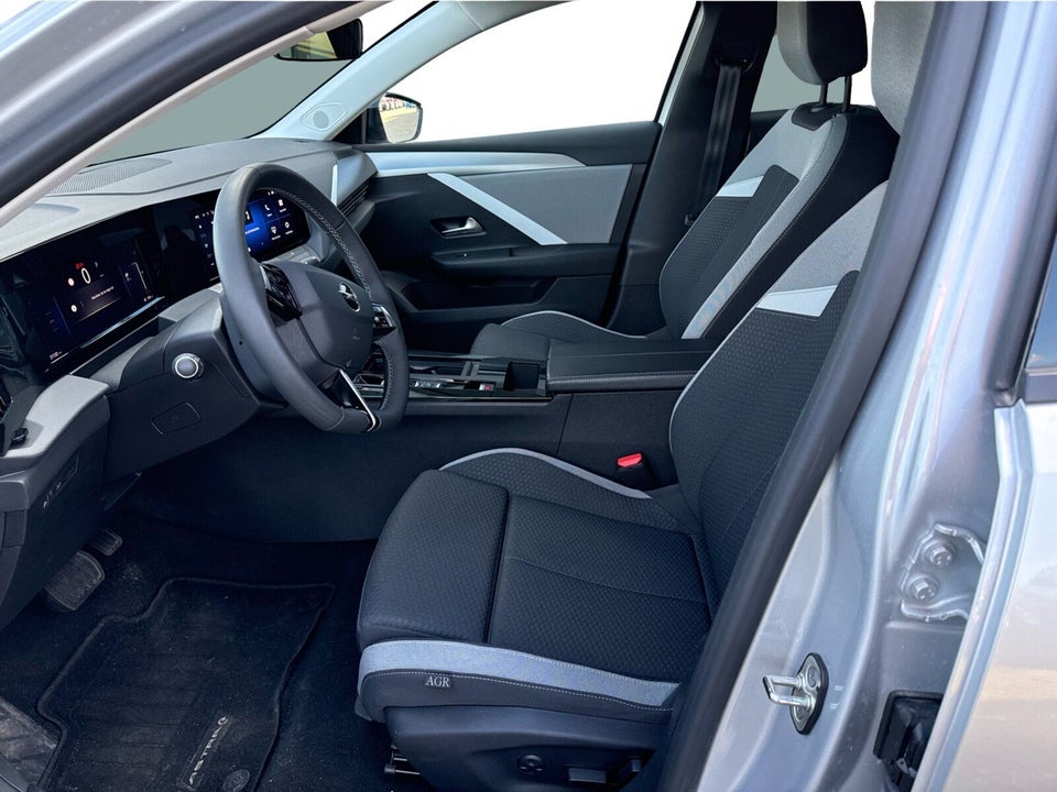 Opel Astra-e 54 Elegance Sports Tourer 5d