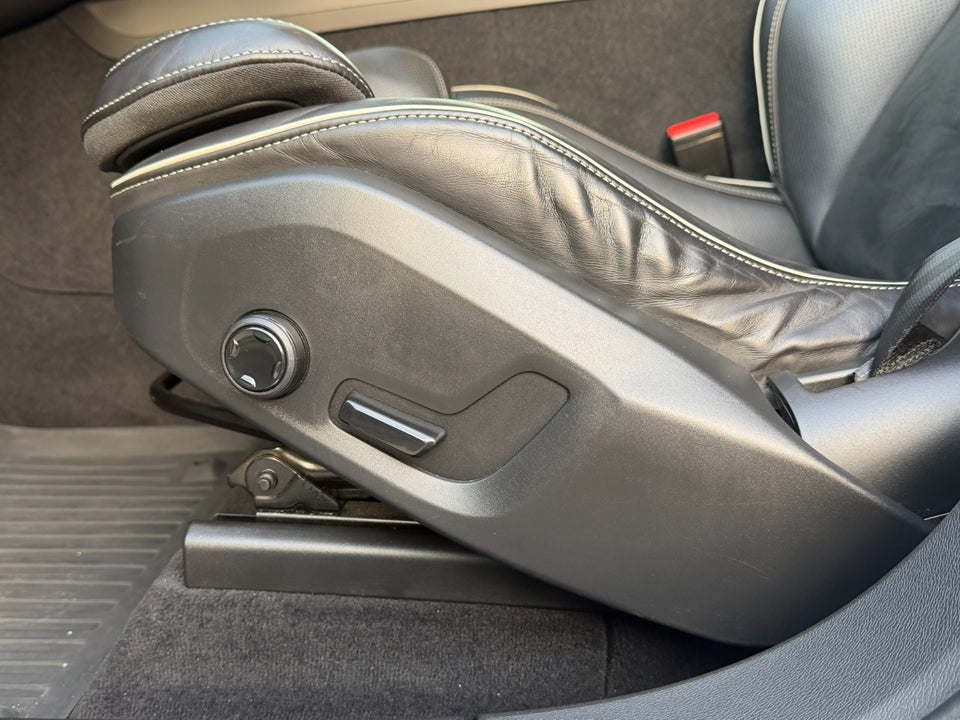 Volvo XC60 2,0 T5 250 R-Design aut. AWD 5d