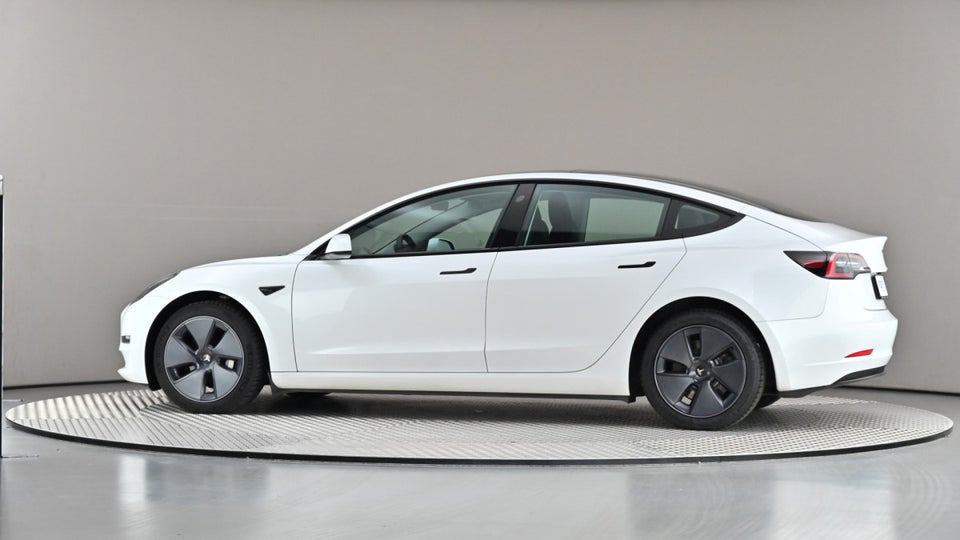 Tesla Model 3 Long Range AWD 4d