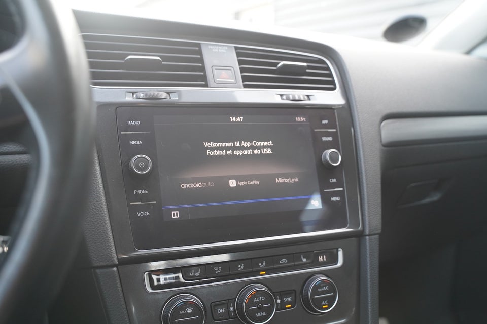 VW Golf VII 1,4 TSi 125 Comfortline BMT 5d